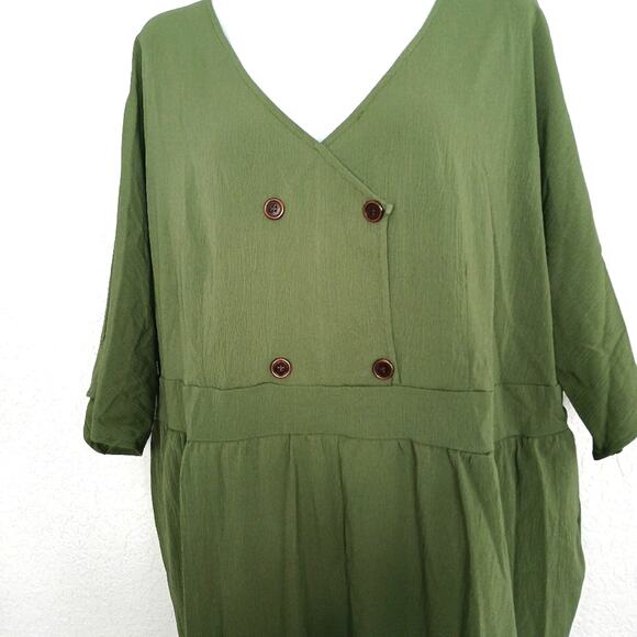 NWT Bloomchic V-Neck Jumpsuit Size 26 - Picture 2 of 9